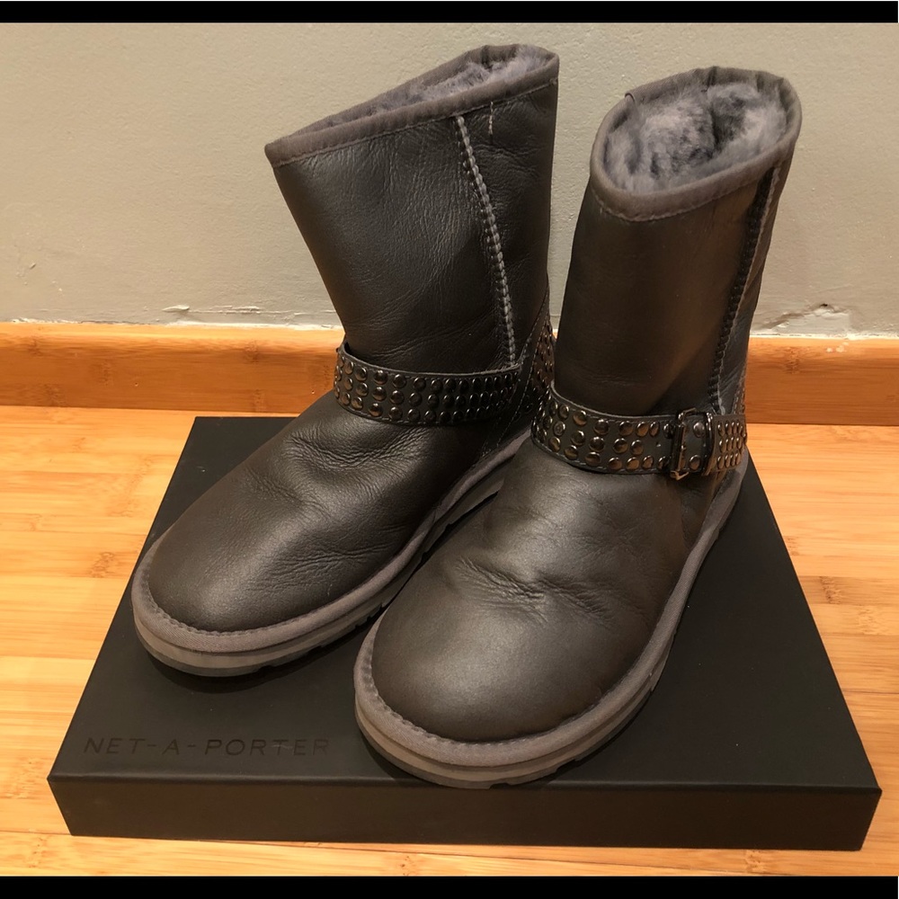AU&MU size 8 fur button boots dart gray
